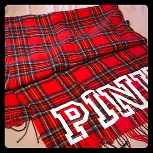 Perfect wrap for the holidays~by “PINK” ❄️☃️